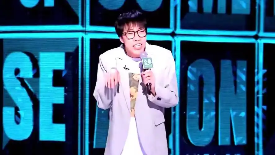 爆梗脱口秀丨太卷了!童漠男调侃密室逃脱都要做数学