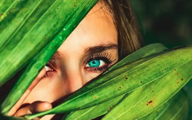 外国人黑眼圈为什么那么重(外国人黑眼圈特别重)-天晟网