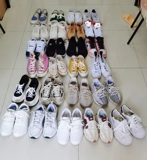 女大学生的鞋子