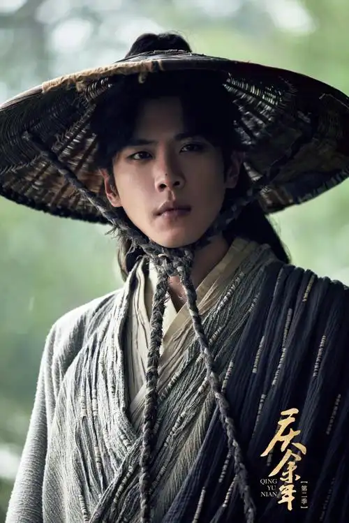 光明##张若昀#第一次记住张若昀这个名字,是《无心法师》里面的张显宗