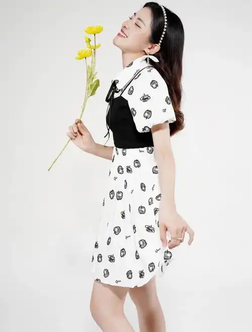 加点味道那一定是仙气飘飘的香气#贴身连衣裙#显瘦连衣裙  #朵拉格格