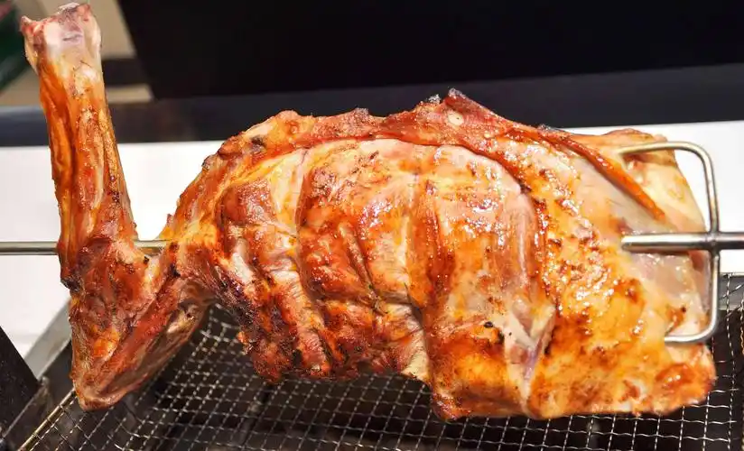 夜宵备受喜爱的,烤羊腿正宗教学