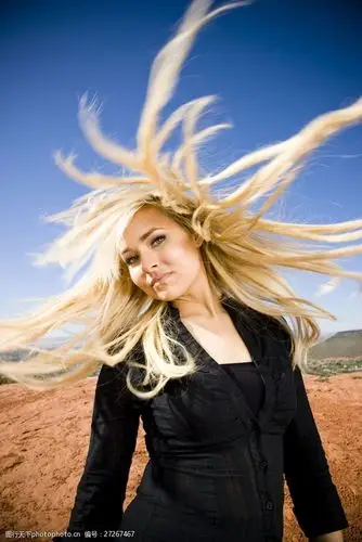 女人 外国女人 耳机 麦克 客服 美女图片 人物图片 图片素材