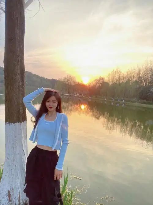 自拍分享05在公园如何拍出美美的照片呢