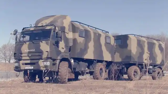 军用房车的内部有多豪华,打开车门后我瞬间被震撼到了!