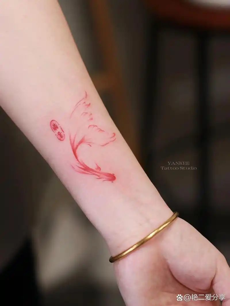 给客人设计的开运小锦鲤纹身 锦鲤有招财开运的意思 客人要求锦鲤一定
