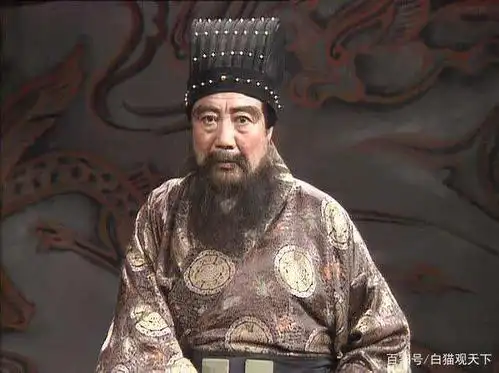 青年的董卓行侠仗义,成为一代名将,晚年的他弄权被杀……!