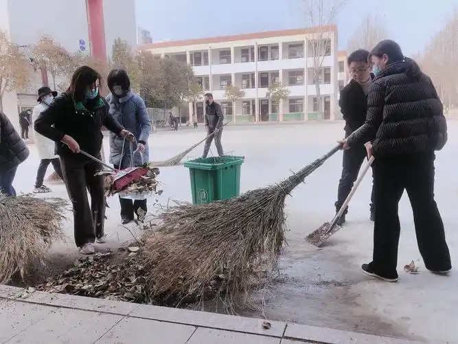 共抗疫情,扫除阴霾———慧光学校春季开学卫生大扫除