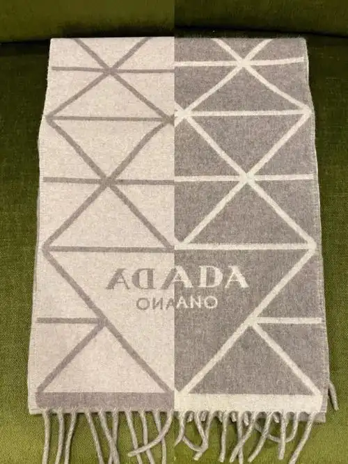 围巾不撞款prada围巾披肩