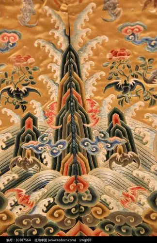 山海祥云对襟龙袍刺绣