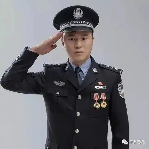 远看是警察近看是保安蜀黍不接受这种撞衫