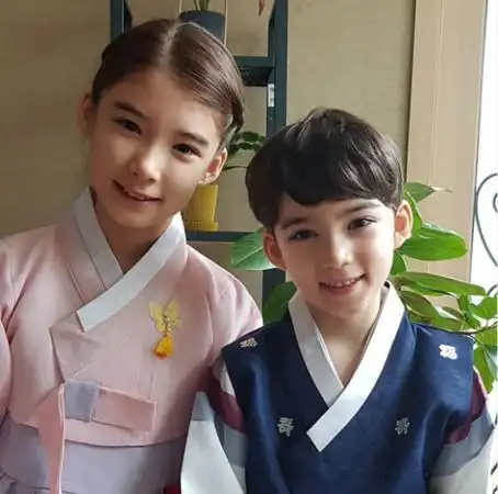 爸爸去哪儿65岁混血童模cooper爆红