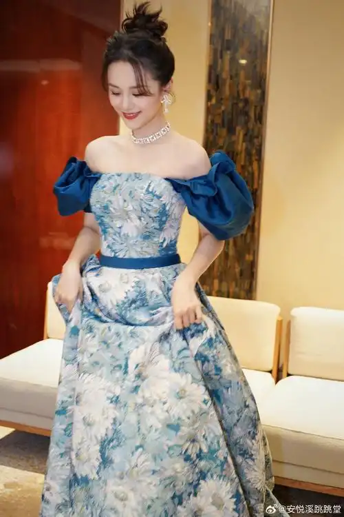 安悦溪超话#翻开秋日终章#是收获的好时节,也是安跳跳@安悦溪和"柚子"