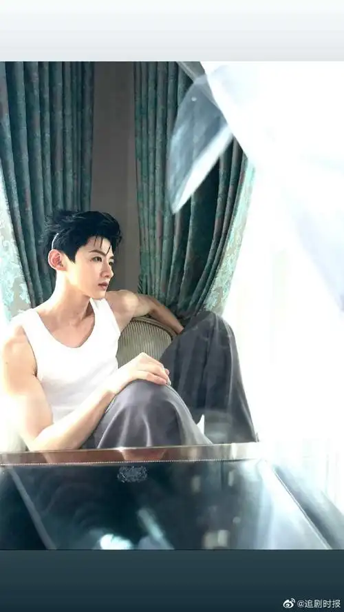 阳光下的白敬亭##白敬亭阳光男大