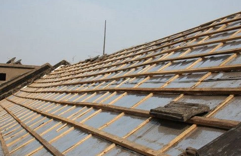 如图中竖向红线就是椽子绿色线那个是檩条吧它们的布置有什么要求吗