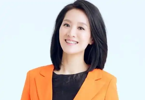 曾是一名幕后工作人员后来转型做了制片人,至于倪炜更加详细的资料