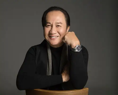 p>郭锋(kwok fung,曾被误称为郭峰),原名郭民富,1951年10月27日生于