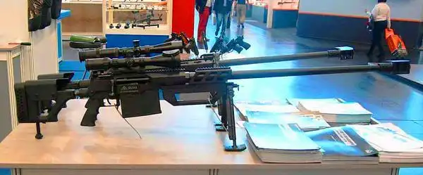 国产cs/lr13型狙击步枪国产cs/lr13型狙击步枪,是nsg-50狙击步枪的