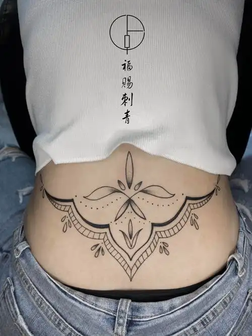 女生后腰_纹身图案手稿图片_洪佳福的纹身作品集