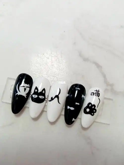 黑白猫咪美甲