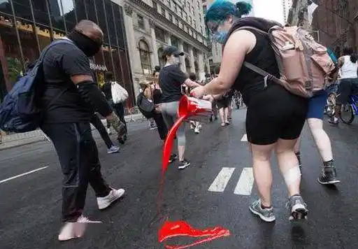 又一无法呼吸的黑人被害视频曝光美国警方把视频藏了一整年