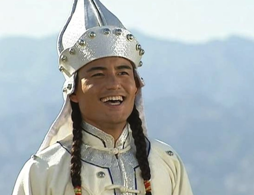 牟凤彬饰演的蒙丹让人眼前一亮,在还珠格格里颜值不输男主角苏有朋