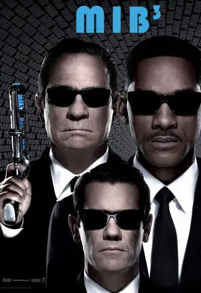 《黑衣人3》海报