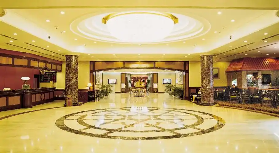 p>北京首都旅游酒店集团有限公司华都饭店1982年开业,2002年重新装修