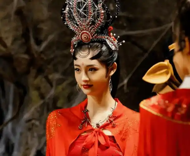 周洁琼完美还原西游记蜘蛛精让妆容加分的两个妙招