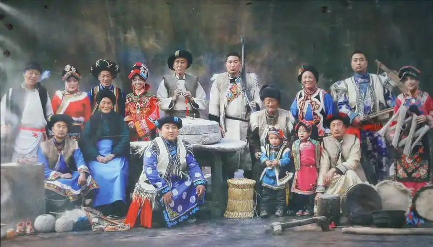 摄影师拍摄的56个少数民族照片之一