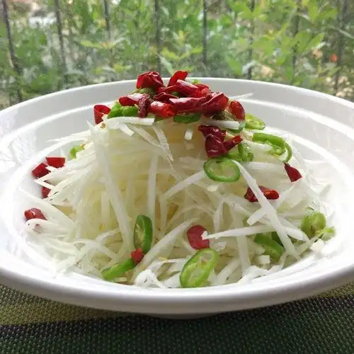 凉拌苤蓝,爽脆可口解腻,十分钟搞定轻身爽口菜