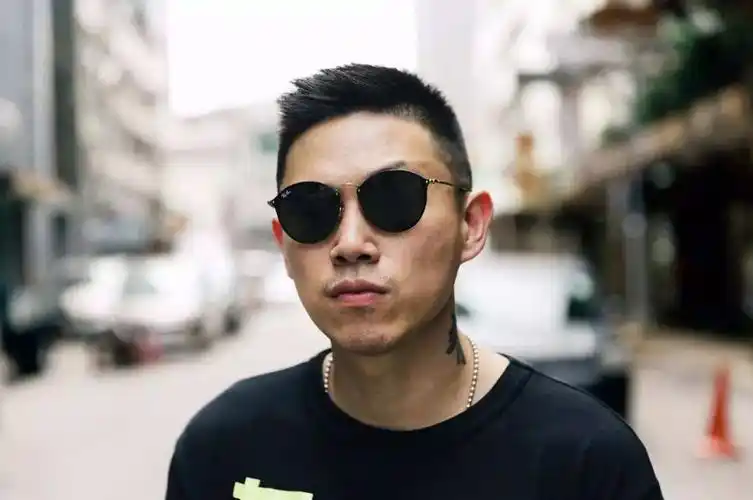 layback中国有嘻哈双押跳押是什么layback什么意思hiphop行业词lay