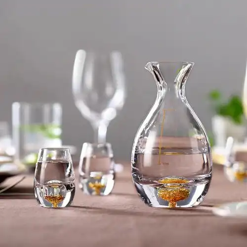 水晶白酒具