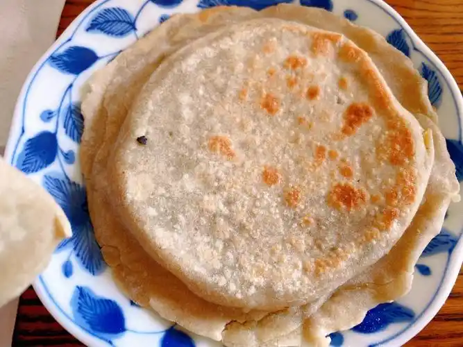 荞面跟韭菜很搭健康低脂的韭菜鸡蛋荞面饼