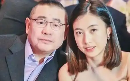 刘銮雄辟谣,财产已分完,老婆甘比很听话,投资都是自己的决定