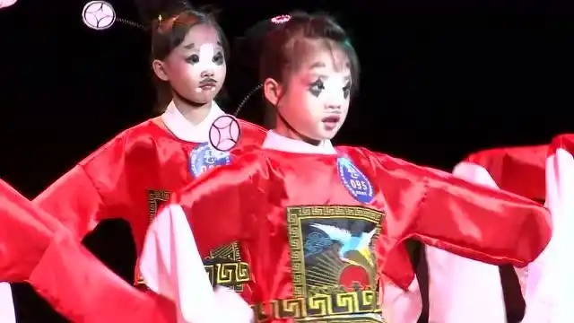 华夏文化艺术节广东选区舞蹈《小小芝麻官》