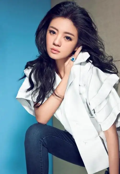 41岁安以轩,甜美漂亮身材火辣,性感女人味十足|美女明星|写真_网易