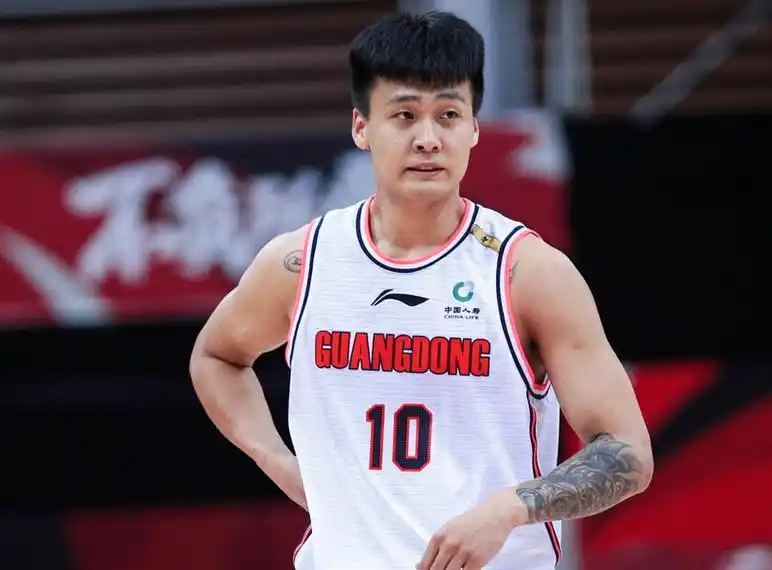 男篮集训大名单出炉!个人表现可圈可点的赵睿,为何没有入选?