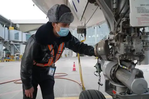 机场的"幕后英雄"——高原机场机务师的春节坚守