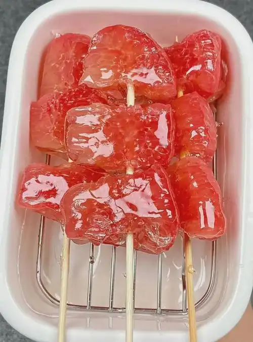 学会这8种超好吃的糖葫芦做法,让大人小孩都爱上它!|菠萝|芒果|砂糖|