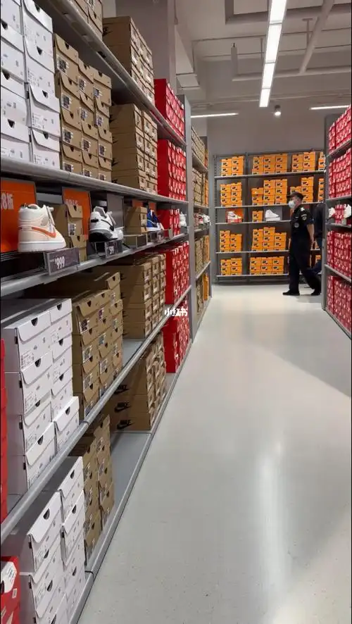 济南奥特莱斯耐克重新开业