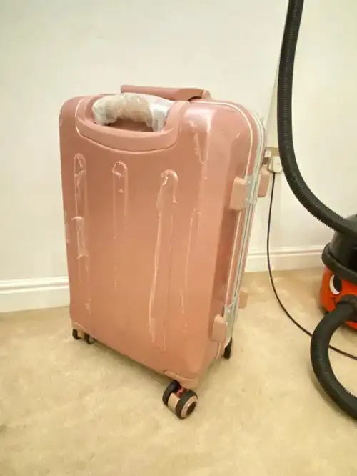 回国20磅低价出22寸箱子(不是登机箱)#留学英国  #二手闲置  #行李箱