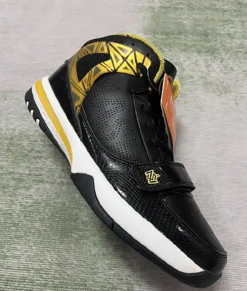 有点evolution 85的味 也有adi的味 的纳什签名鞋#淘宝山寨鞋赏析