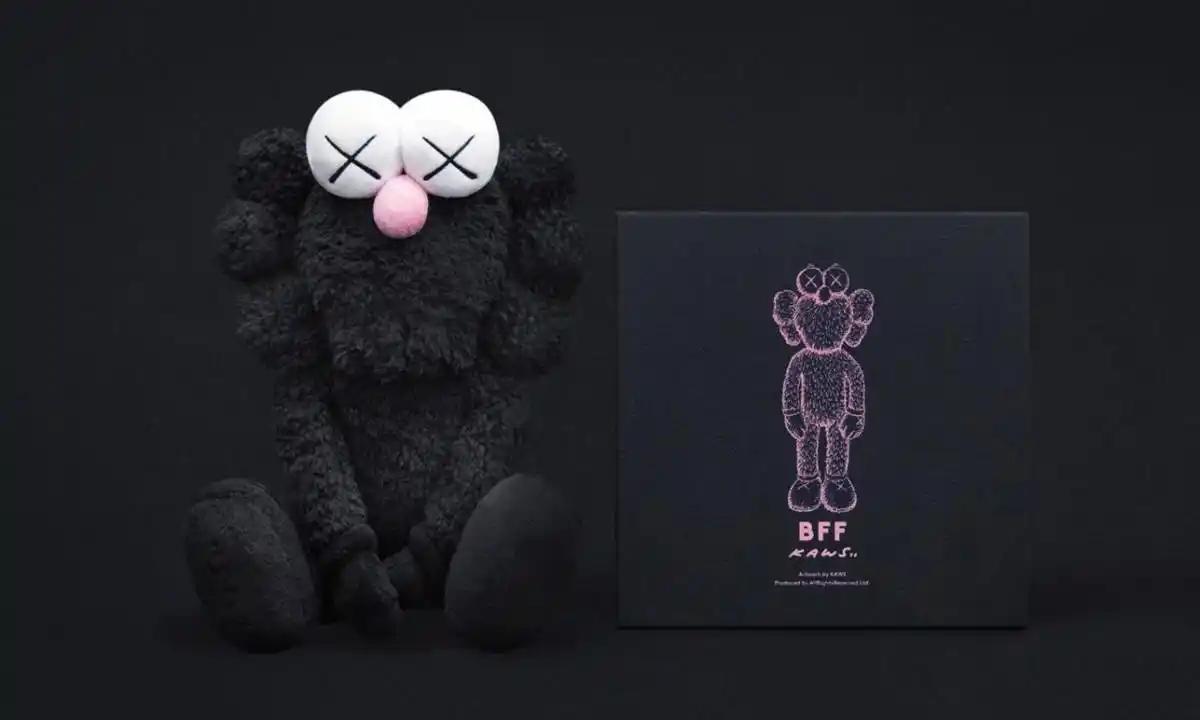 kaws 明日再次限量发售 blakck bff plush 玩偶
