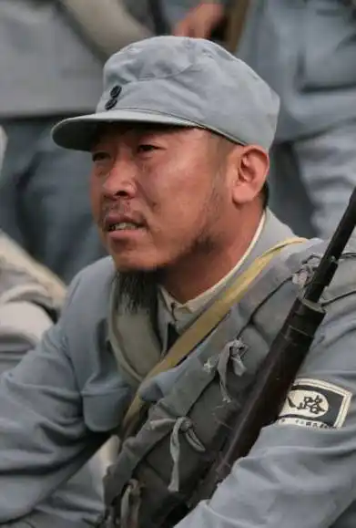 比如《光荣岁月》中的病老胡,《双枪李向阳》中老二疤子手下,《杀虎口