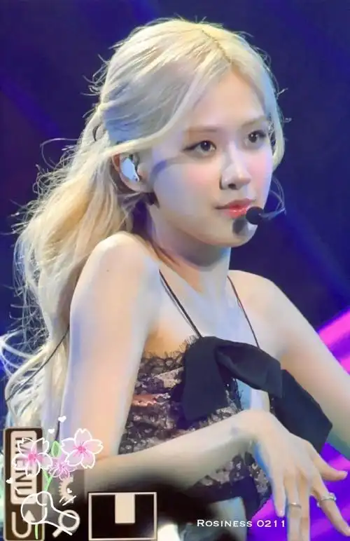 超话@roses_are_rosie首尔安可演唱会day1饭拍预览6p|脸红姐上大分!