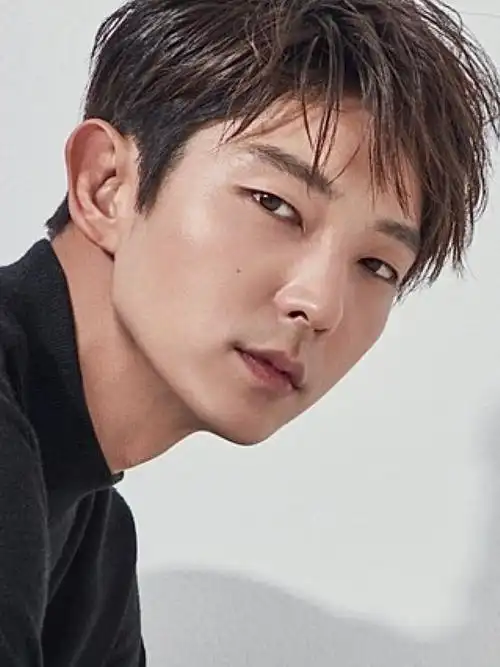 p>李准基 i>(         ,lee joon gi /i>),1982年4月17日出生于韩国