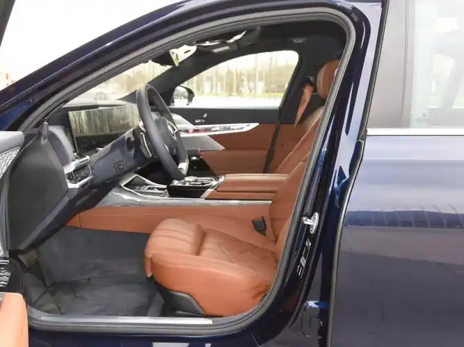 宝马(进口) 宝马7系 2023款 740li 尊享型 豪华套装