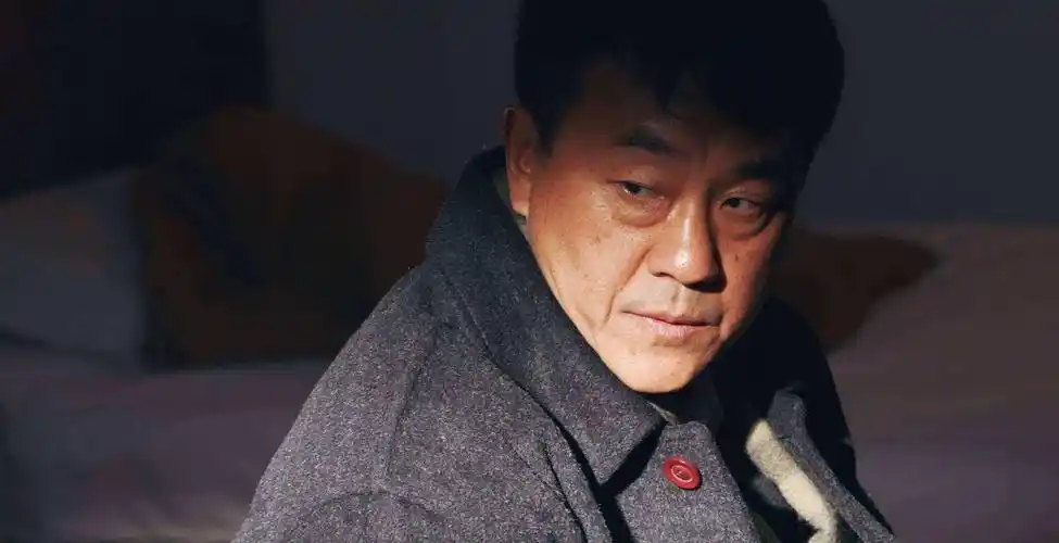 大奖的视帝何冰,在职业生涯初期也跑了十年的龙套_角色_经历_电视剧