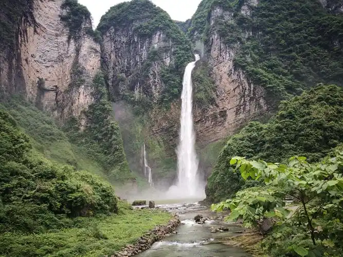 又见尖朵朵瀑布.